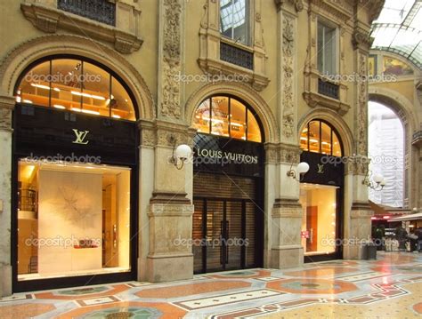 louis vuitton interno negozi|buying Louis Vuitton in milan.